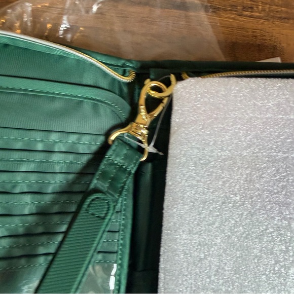 Lug Tandem Zip Wallet Green New - Picture 7 of 8